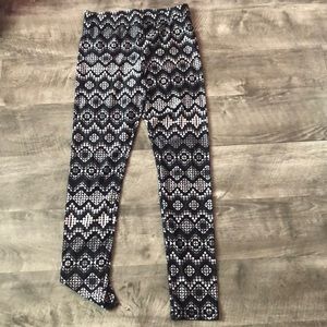 Geometric pattern leggings